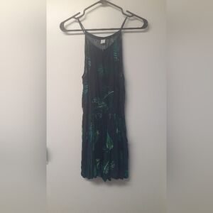 Old Navy green leaf print shortie romper - size medium